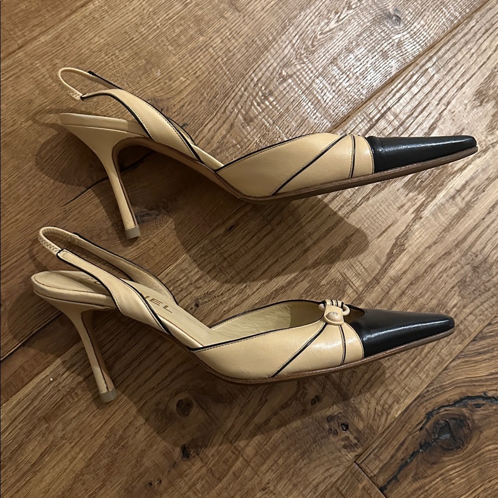 CHANEL Vintage Two-Tone Black and Cream Heels 39 - Picture 12 of 12